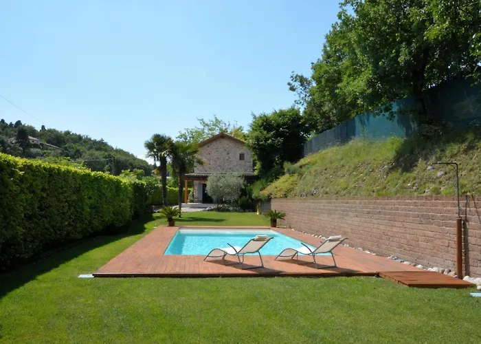 Rustico Marciaga With Pool בקתה קוסטרמנו