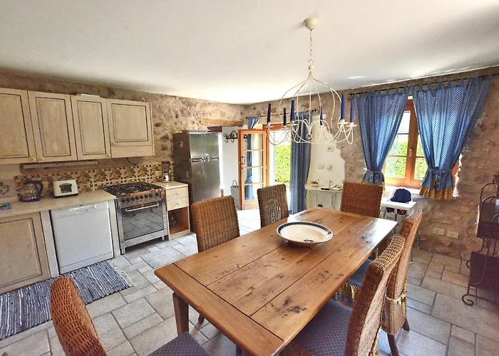 בקתה Rustico Marciaga With Pool