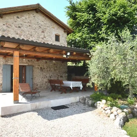 Rustico Marciaga With Pool בקתה